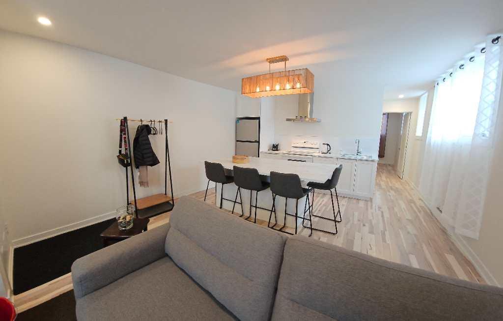 A LOUER 3 1/2 rénové et TOUT-INCLUS + cour / 1er juillet | 3231628