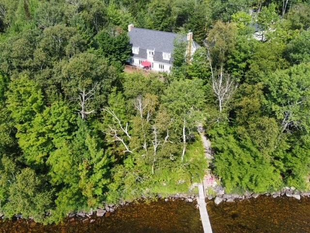 Superbe Propriété au bord de l'eau ds les Laurentides | 3231736