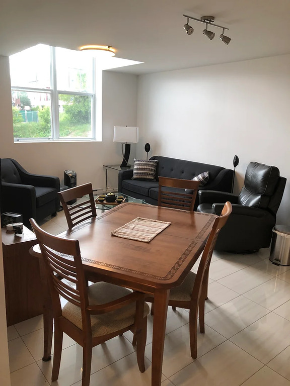 4 1/2 Rénové Avec Stationnement, électro | 3232063