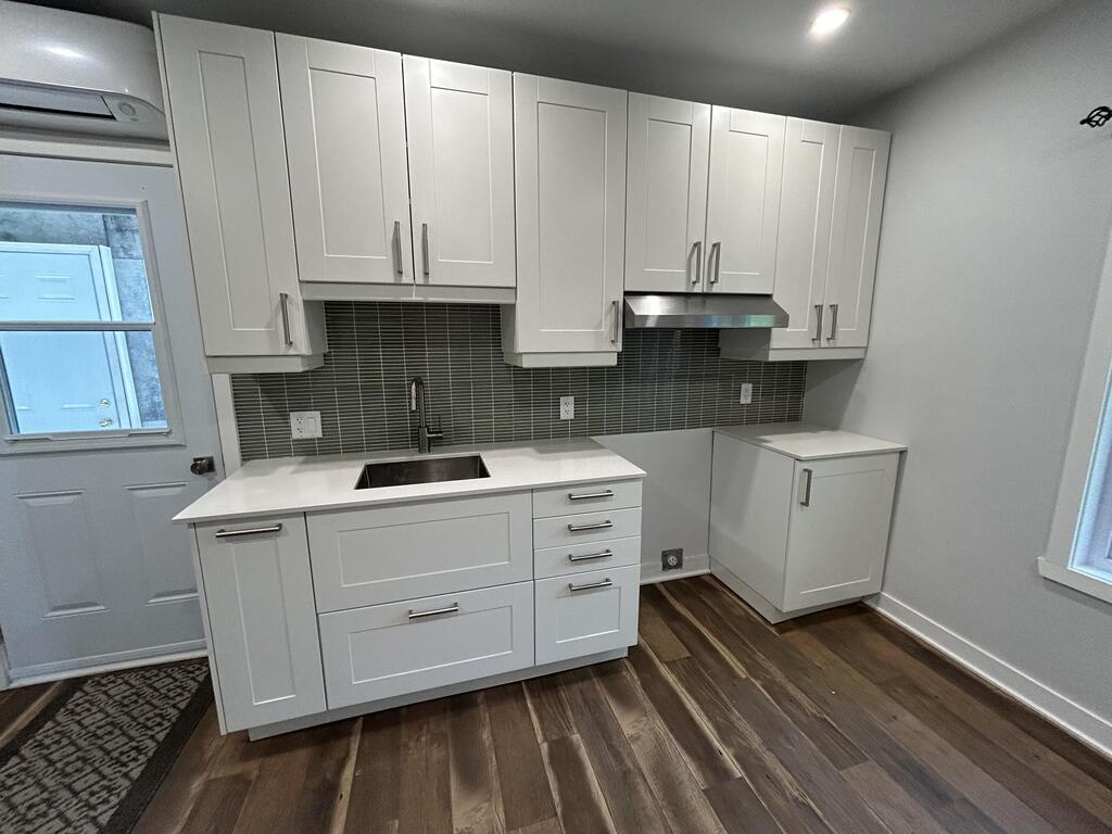 Saint-Hubert - 3 1/2 Rénové Avec Parking | 3232340