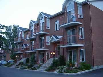 Grand 4 1/2 style condo à louer à Ste-Thérèse | 3232578