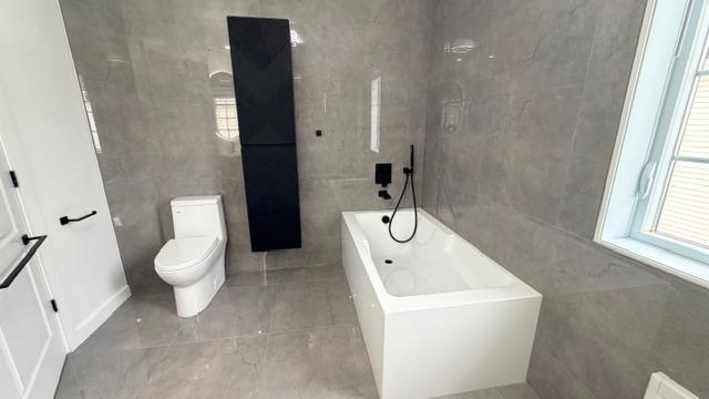 71/2 * Secteur Bellefeuille * Garage * Cours * Rangements exceptionnels * Tout Rénové * Maison * Triplex * Très lumineux * Cartier Résidentiel | 3232612