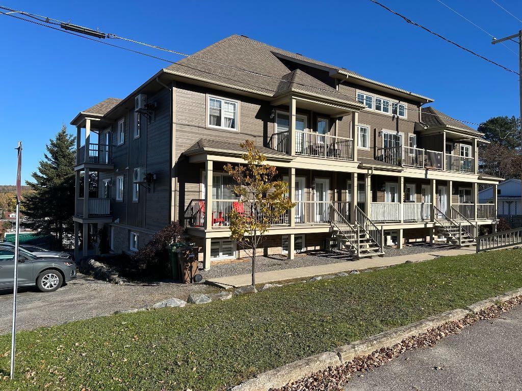 4 1/2 Riviere-Rouge, Luxueux et super propre | 3233110