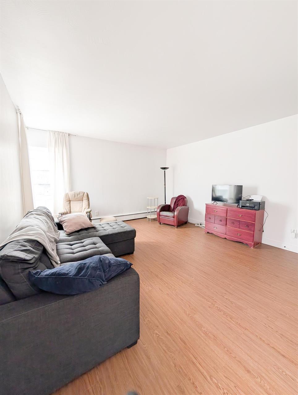 Immeuble - 560 Jacques-Cartier 4 ½ – Spacieux Et Lumineux | 3233382