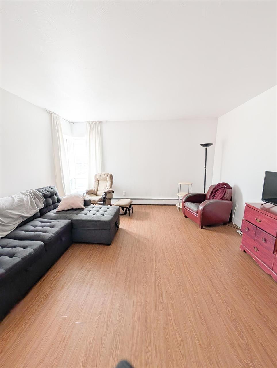 Immeuble - 560 Jacques-Cartier 4 ½ – Spacieux Et Lumineux | 3233382