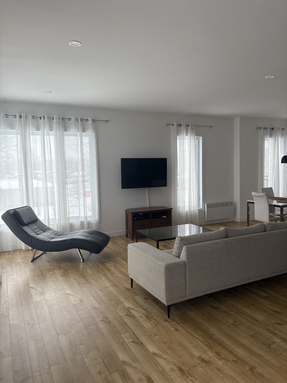 BEAU 5 1/2 | CONSTRUCTION RÉCENTE | 3233454