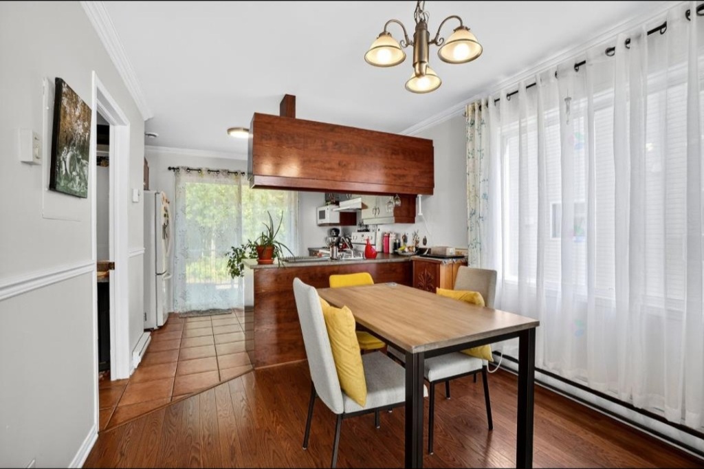 4 1/2 STYLE MAISON DE VILLE SUR 2 ÉTAGE | 3233470