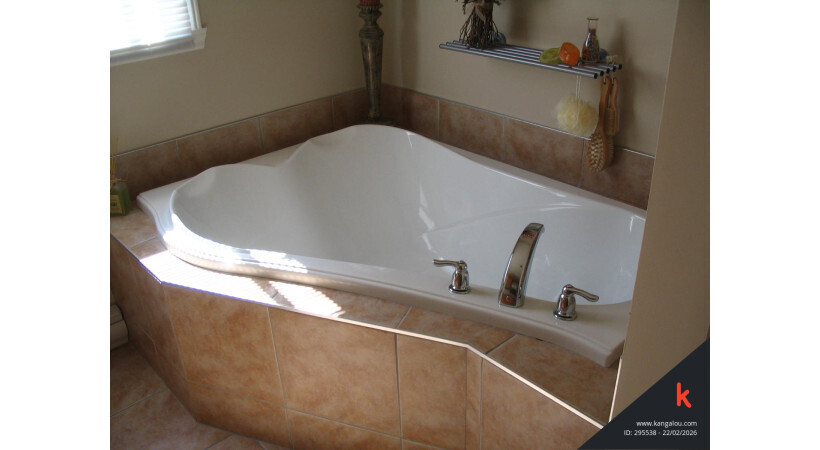 Grand 4 ½ Style Condo Fraichement Peint | 3233476