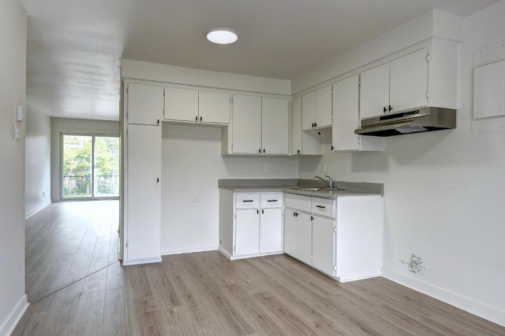 4 1/2 rénové à Pointe-aux-Trembles - Juillet - Internet inclus | 3233517