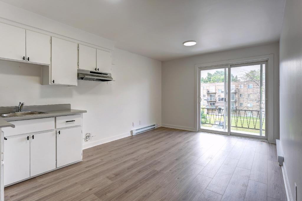 4 1/2 rénové à Pointe-aux-Trembles - Juillet - Internet inclus | 3233517