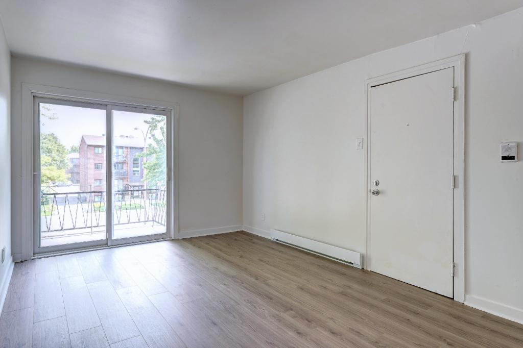 4 1/2 rénové à Pointe-aux-Trembles - Juillet - Internet inclus | 3233517