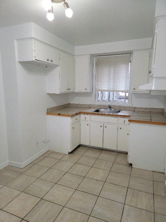 Beau 4 1/2 pour le 1er août, ROSEMONT. chauffage ,eau chaude inclus. | 3233549