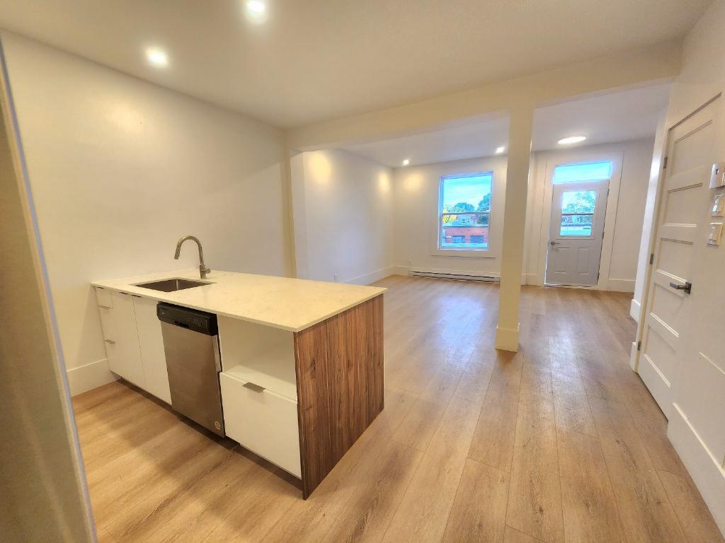 ** Because You Deserve to Live on the TOP Floor, Verdun ** | 3233575