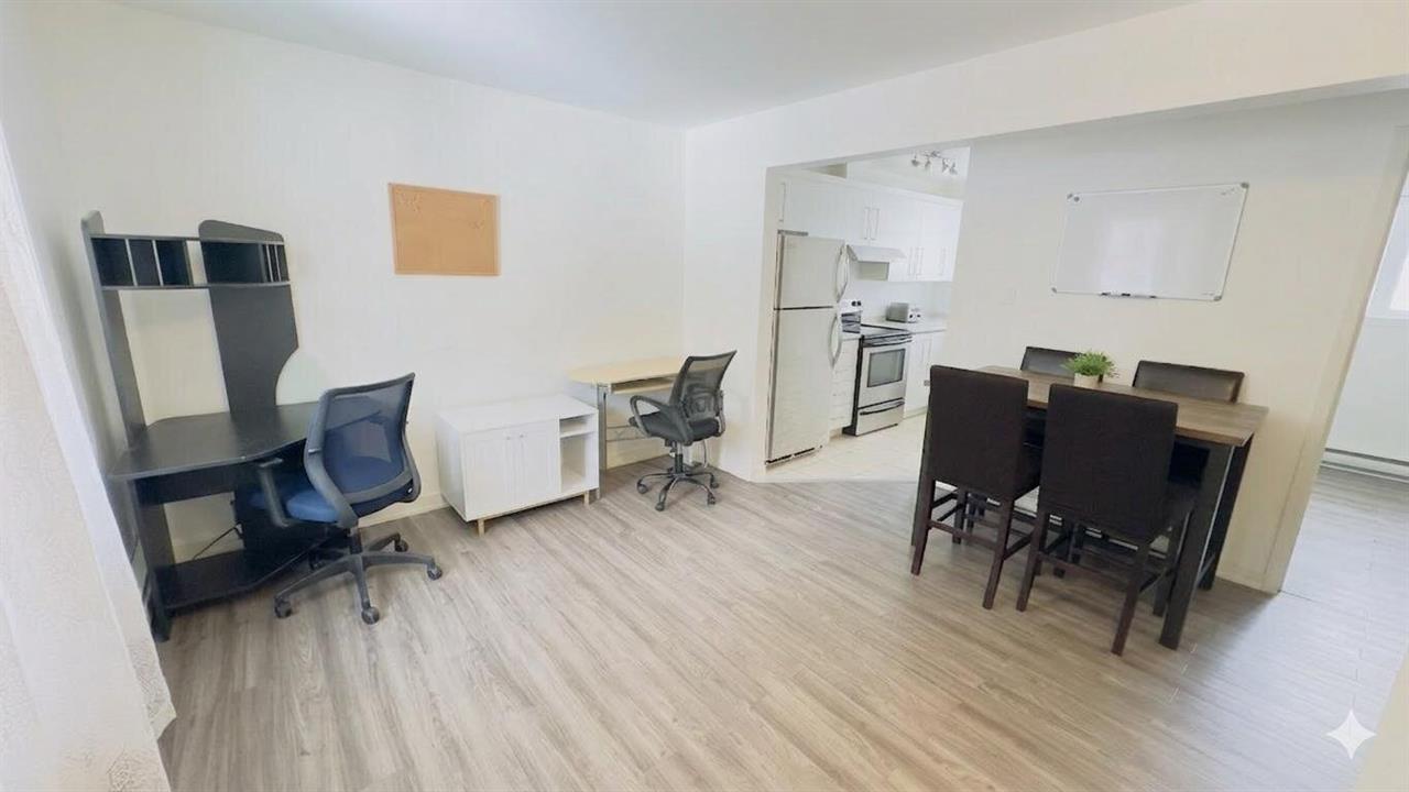 Immeuble - 38 Croissant Downs Appartement 4 1/2 à Louer – Sherbrooke (Lennoxville) | 3233705