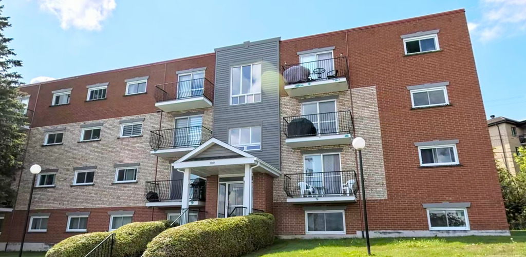 BEAU 4 1/2 | CHAUFFAGE-EAU CHAUDE | 3233733