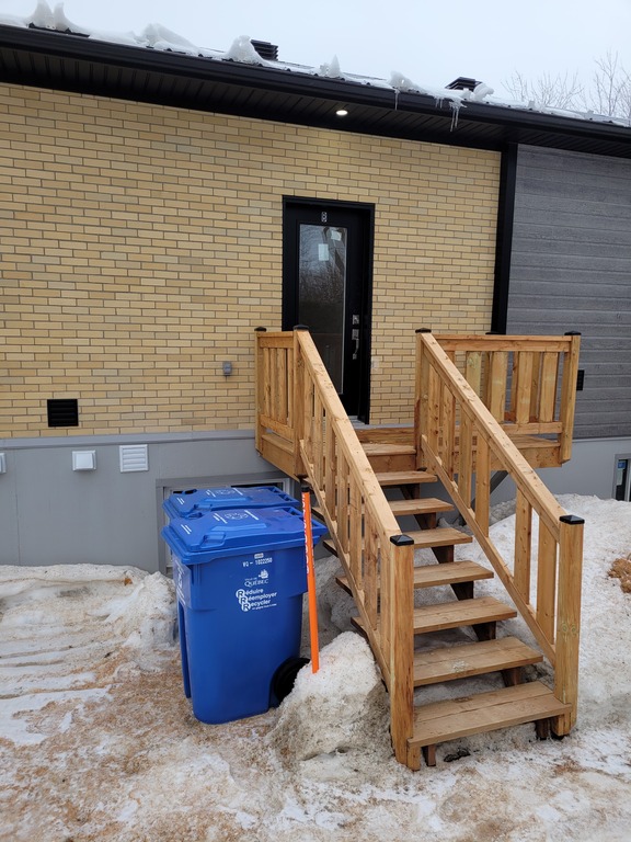 4 1/2 Neuf, Bien Situé | 3233826