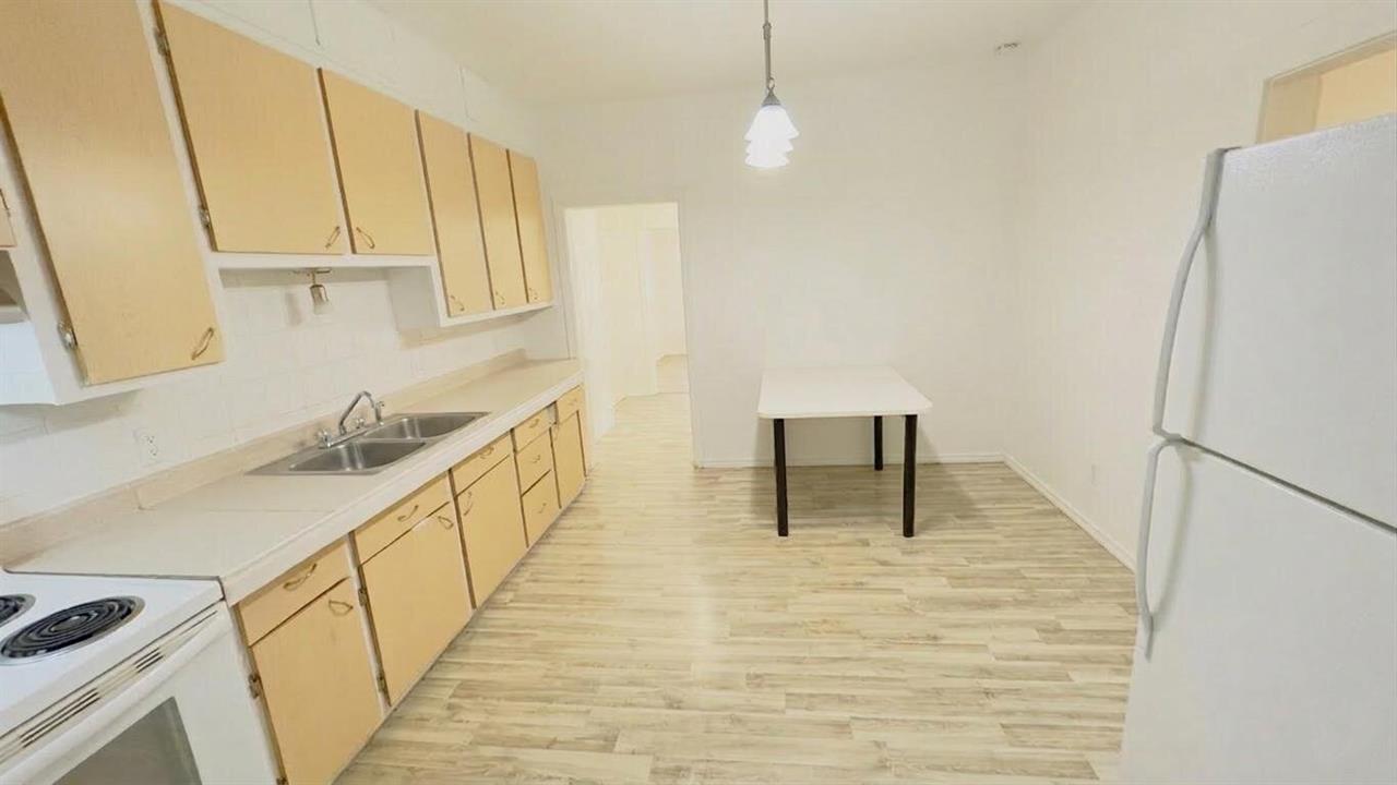 Immeuble - 826-836 Short/901-909 Courcelette Grand 5 1/2 à Louer | 3233895