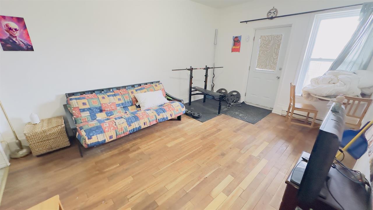 Immeuble - 826-836 Short/901-909 Courcelette Grand 5 1/2 à Louer | 3233895