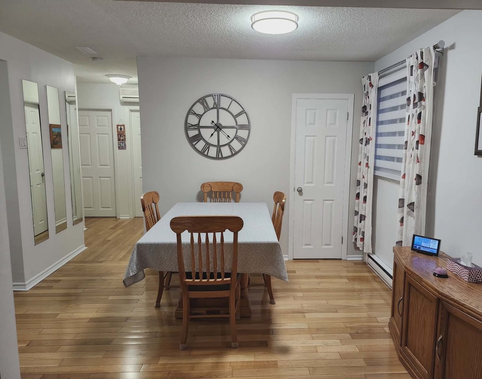 Beau Grand 2 Ch Secteur Tranquille | 3233920