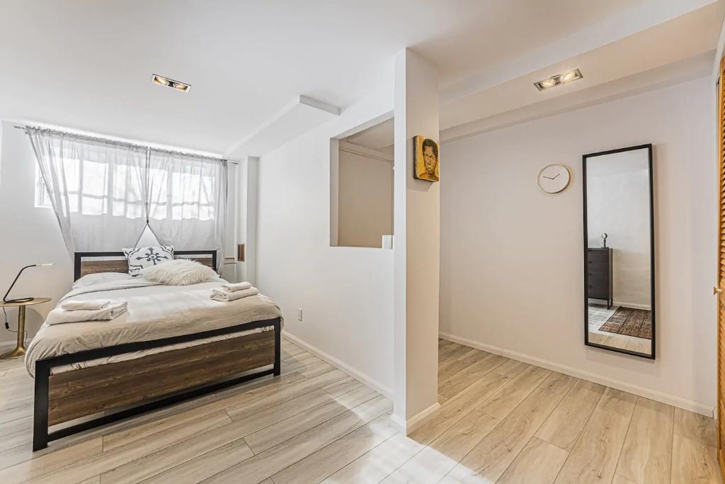 Studio Meublé à 3 minutes à pied du métro Jean-Talon | 3233954