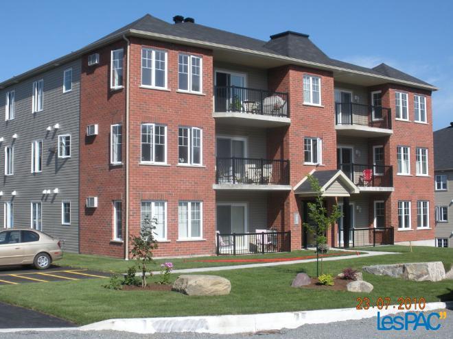 très beau grand 4 1/2, 1er juillet, rez-de-chaussée en avant | 3233996