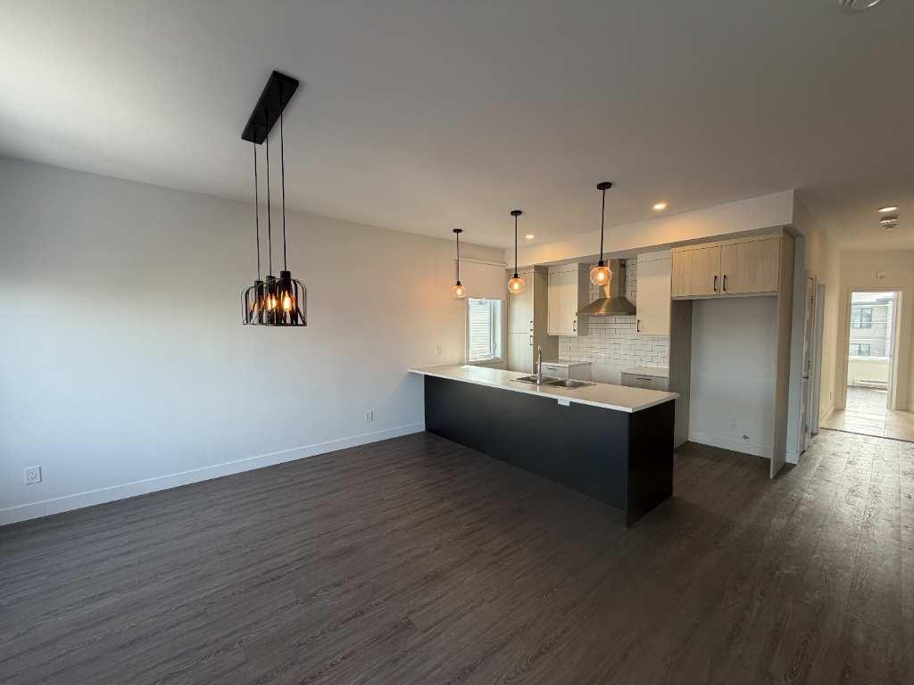 Magnifique 4 1/2 LIBRE IMMÉDIATEMENT - AVEC GARAGE INCLUS- MOIS GRATUIT! | 3234034