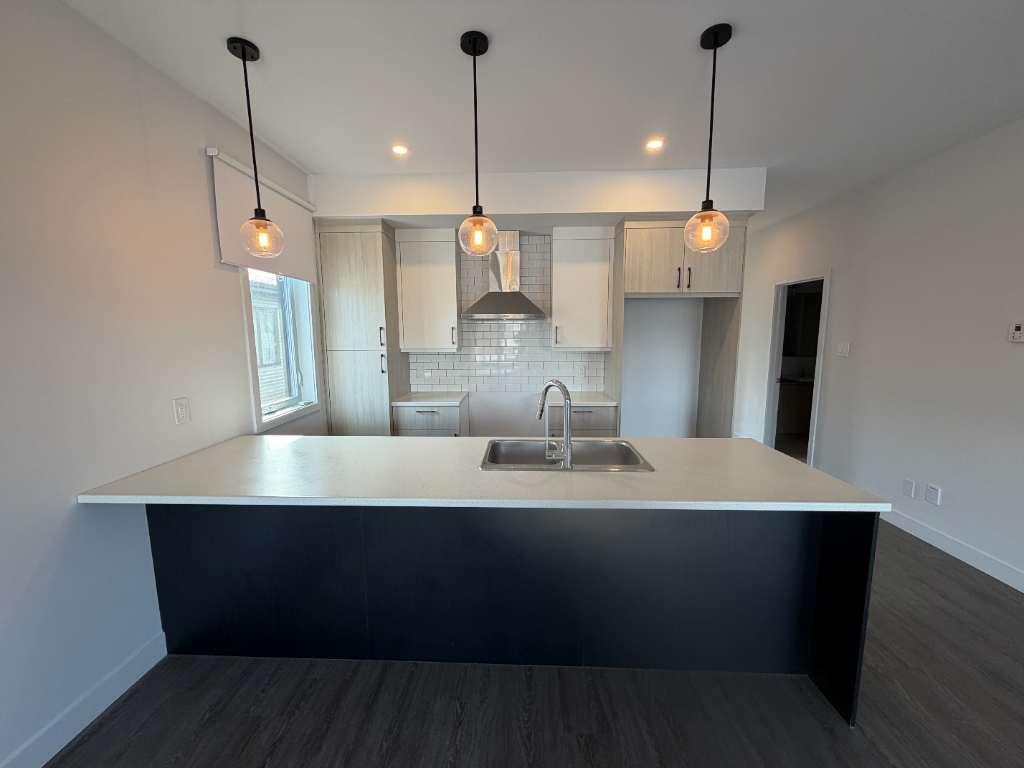 Magnifique 4 1/2 LIBRE IMMÉDIATEMENT - AVEC GARAGE INCLUS- MOIS GRATUIT! | 3234034