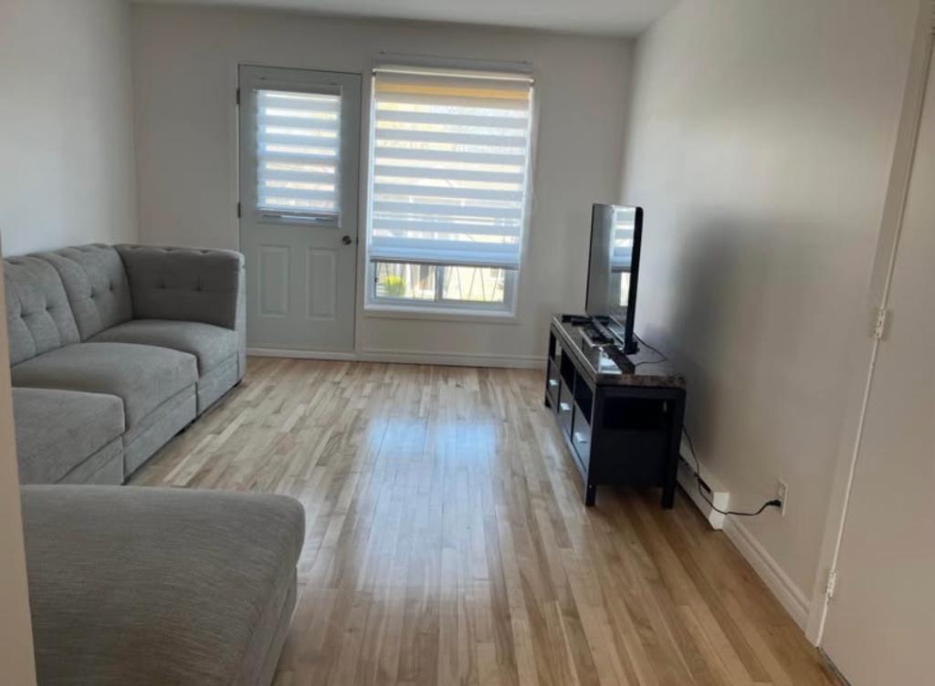 Grand 5 ½ rénové, centre-ville Victoriaville, semi-meuble. | 3234041