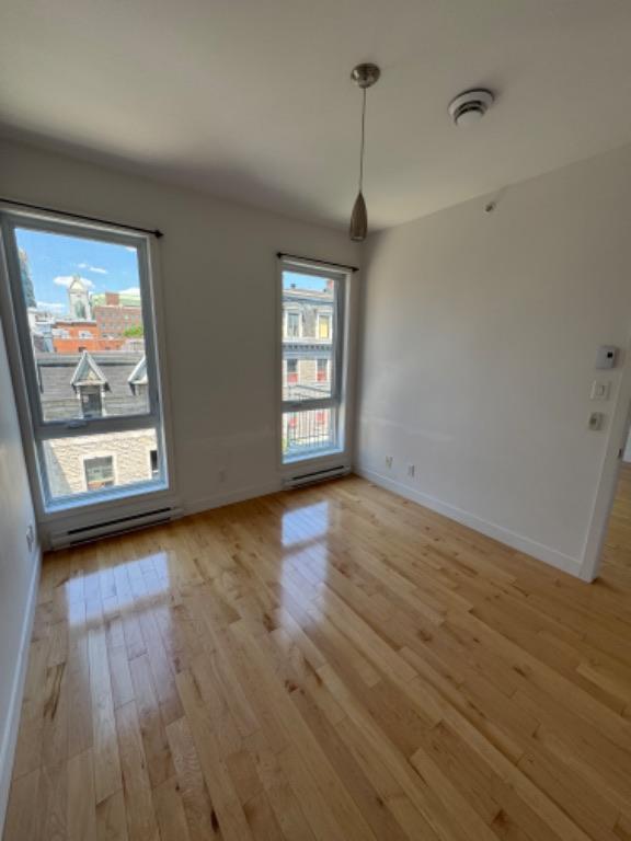 Superbe condo 3 1/2 avec Garage inclus - MONTREAL- VILLE-MARIE, à une minute du CHUM, construction récente | 3234061