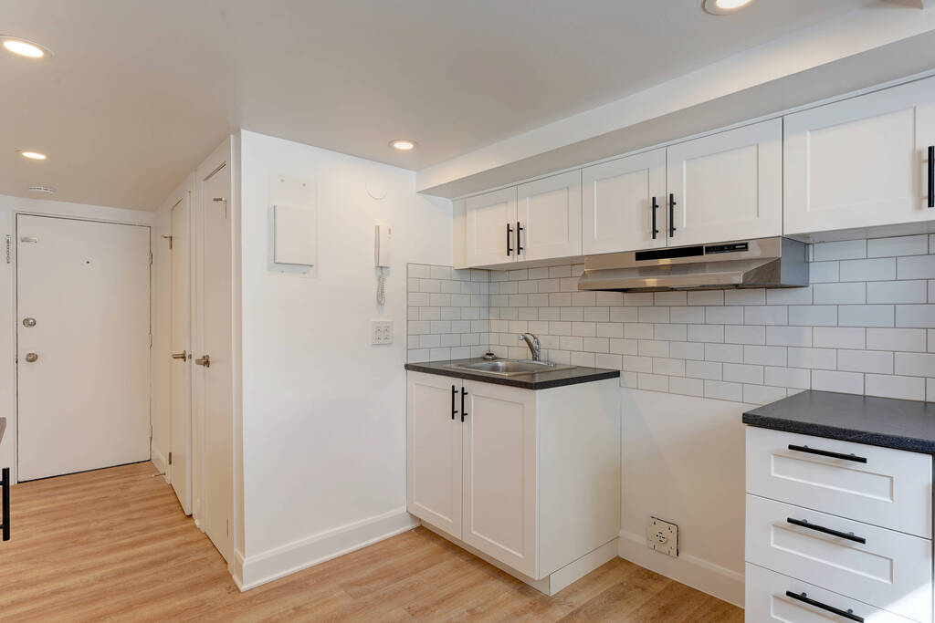 2 1/2 Rénové à Ste-Thérèse - Juillet | 3234089