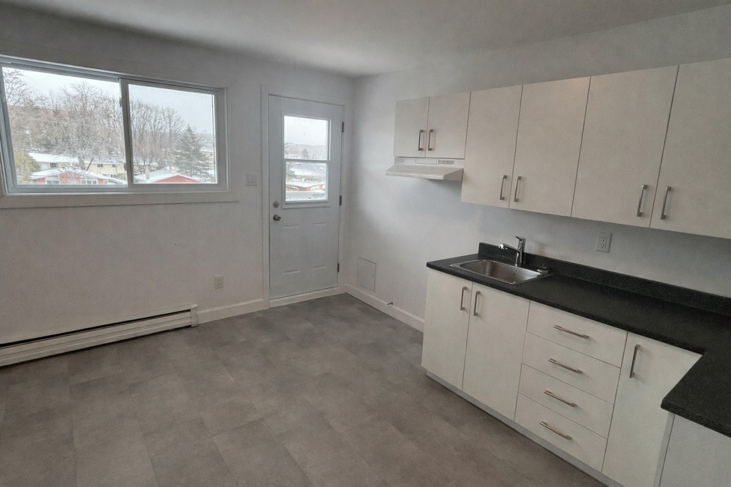 BEAU 3 1/2|CHAUFFAGE & EAU CHAUDE INCLUS | 3234096