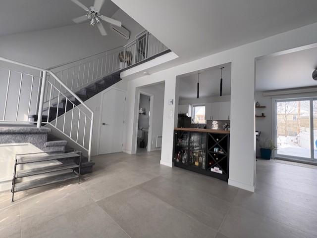 Maison rénovée ensoleillée avec grande cour | 3234133