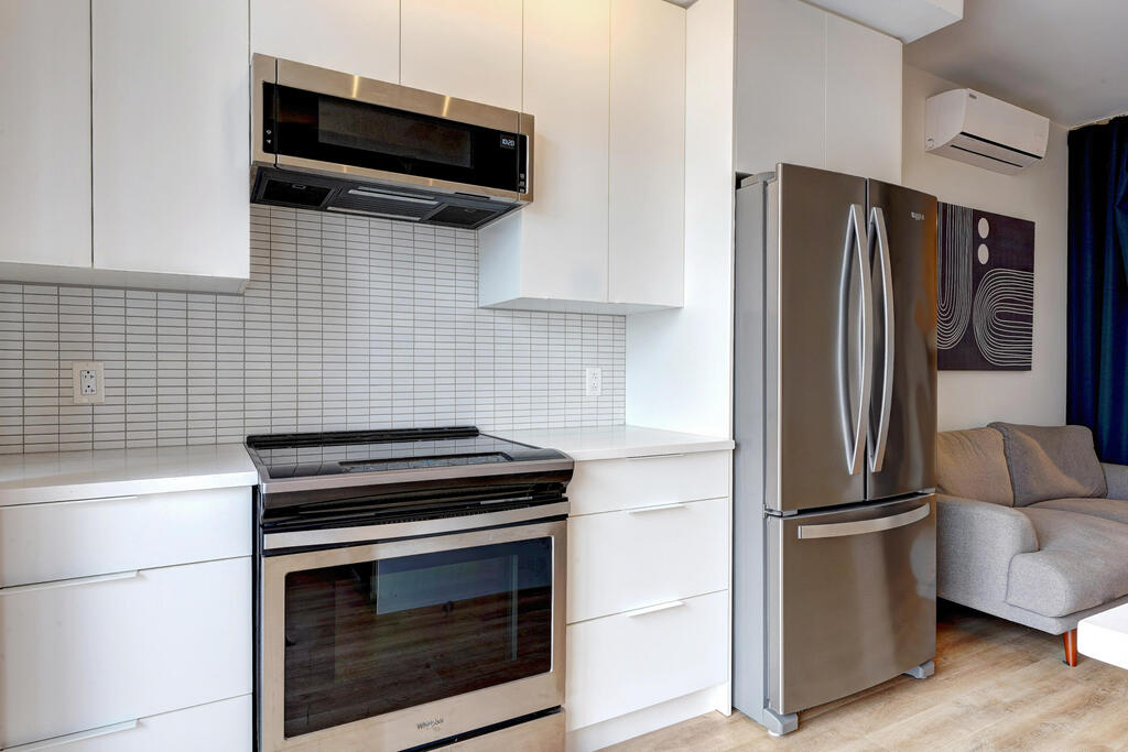 4 1/2 Rénové à Neuf Et Meublé à Montréal | 3234527