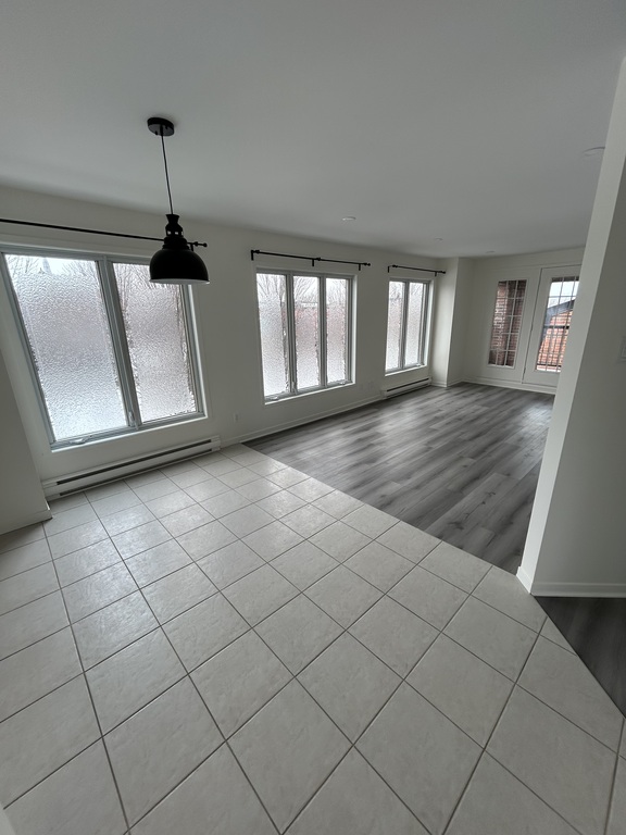 Grand 4½ Entièrement Rénové | 3234528