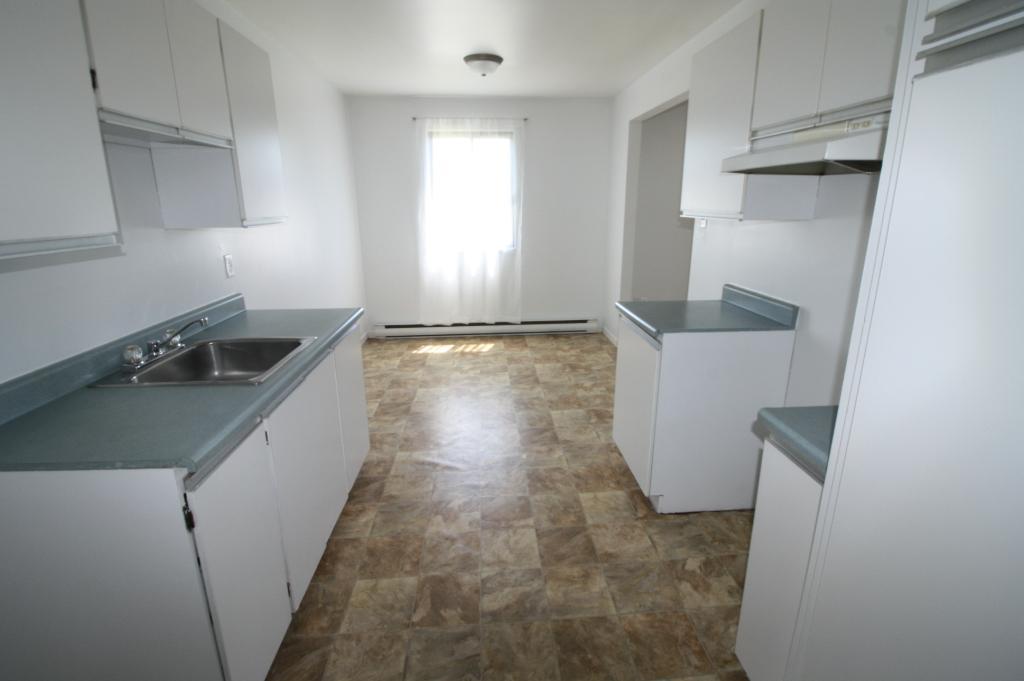 A Valleyfield – Grand, beau, propre et tranquille 5-1/2 , LIBRE | 3234645