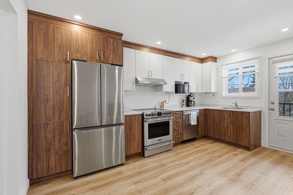 Superbe 4 1/2 rénové, 5 électroménagers inclus, Vieux-Longueuil | 3234720