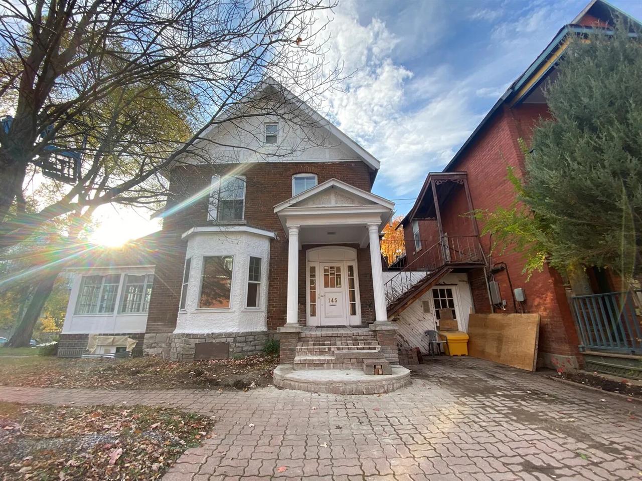 145 Rue Champlain (Hull) Magnifique 3 1/2 à Quelques Pas D'Ottawa | 3235124