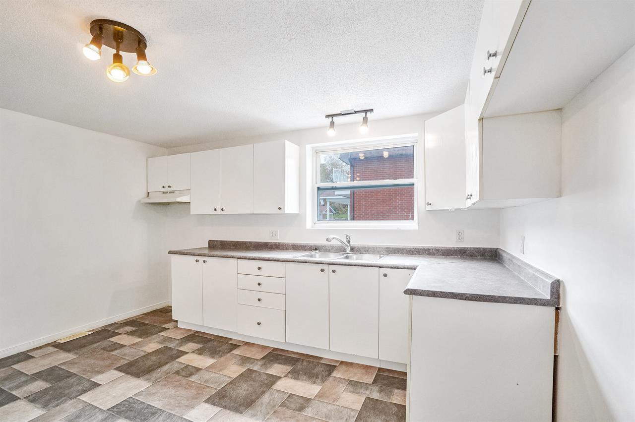 355 Avenue De Buckingham (Buckingham) Logement De 3 Chambres Au Coeur De Buckingham! | 3235125