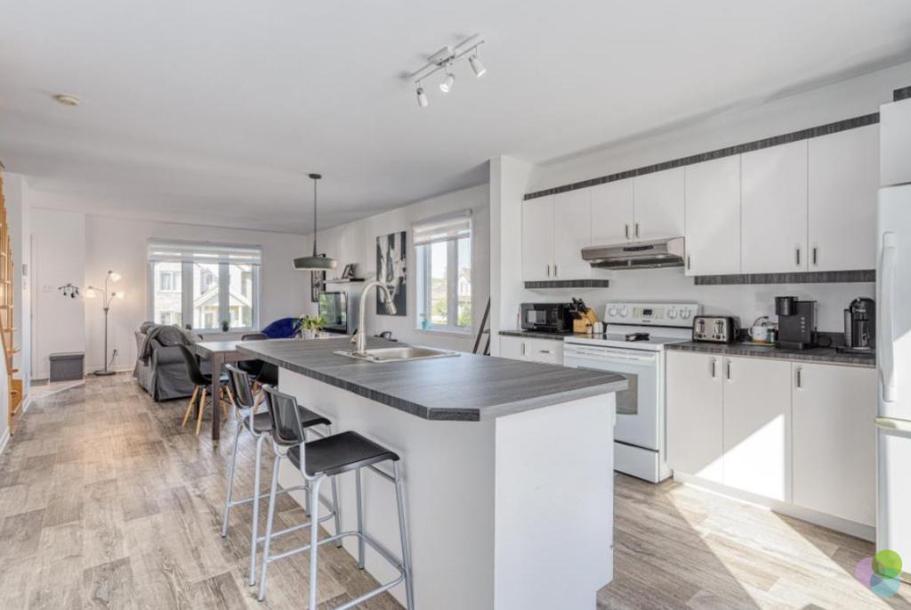 Logement 4 ½ sur deux étages à louer | 3235190