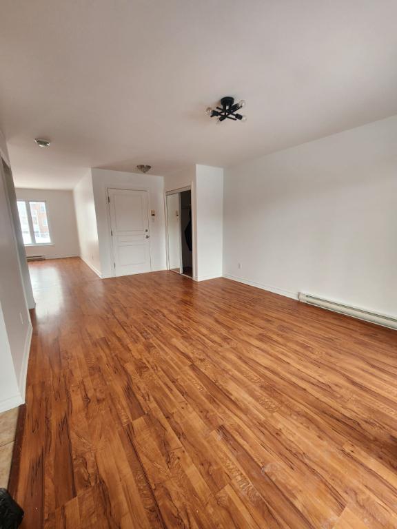 Grand 4 ½ style condo fraichement peinturé Repentigny | 3235230