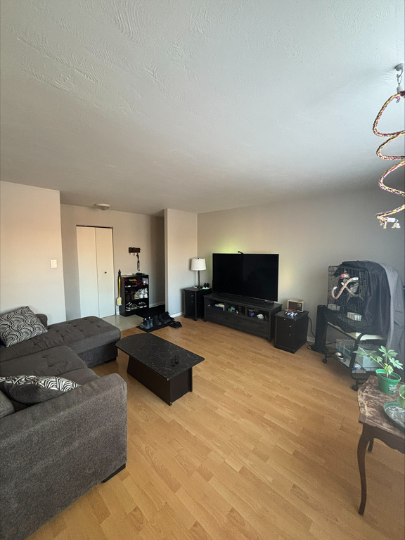 GRAND 4 ½|CHAUFFAGE-EAU CHAUDE | 3235422