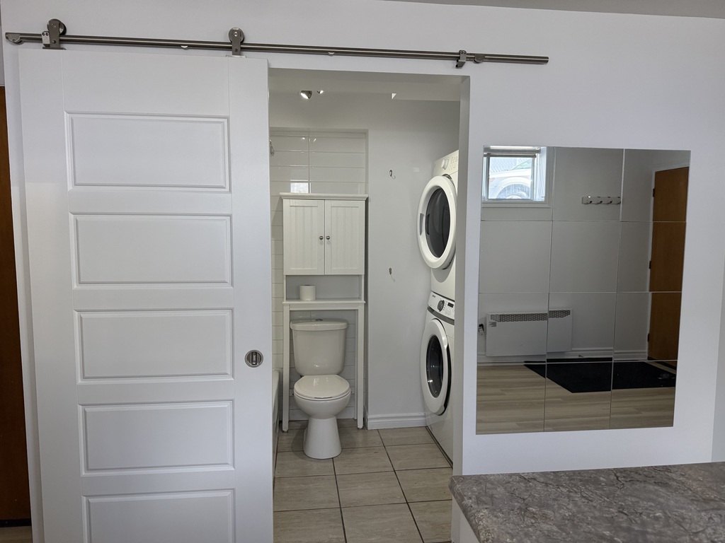 3 1/2 Disponible Maintenant | 3235477