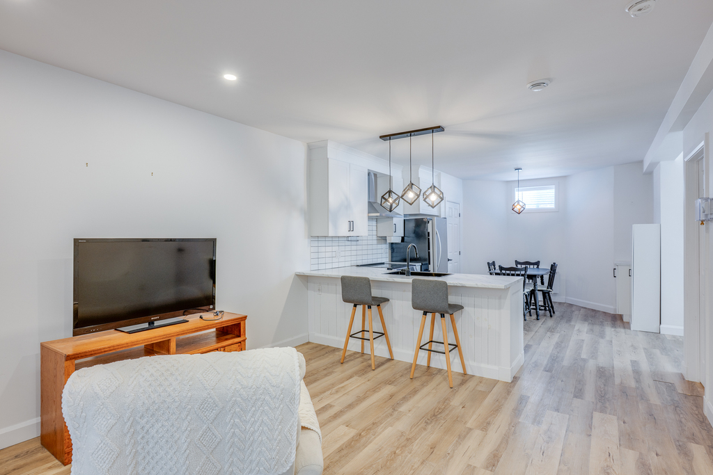 Grand & Luxueux Appart. Proche De Tout! | 3235505