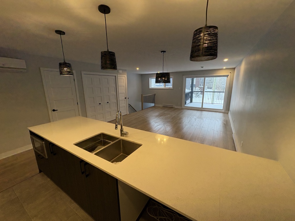 Bromont 4½ – Cessation De Bail | 3235562