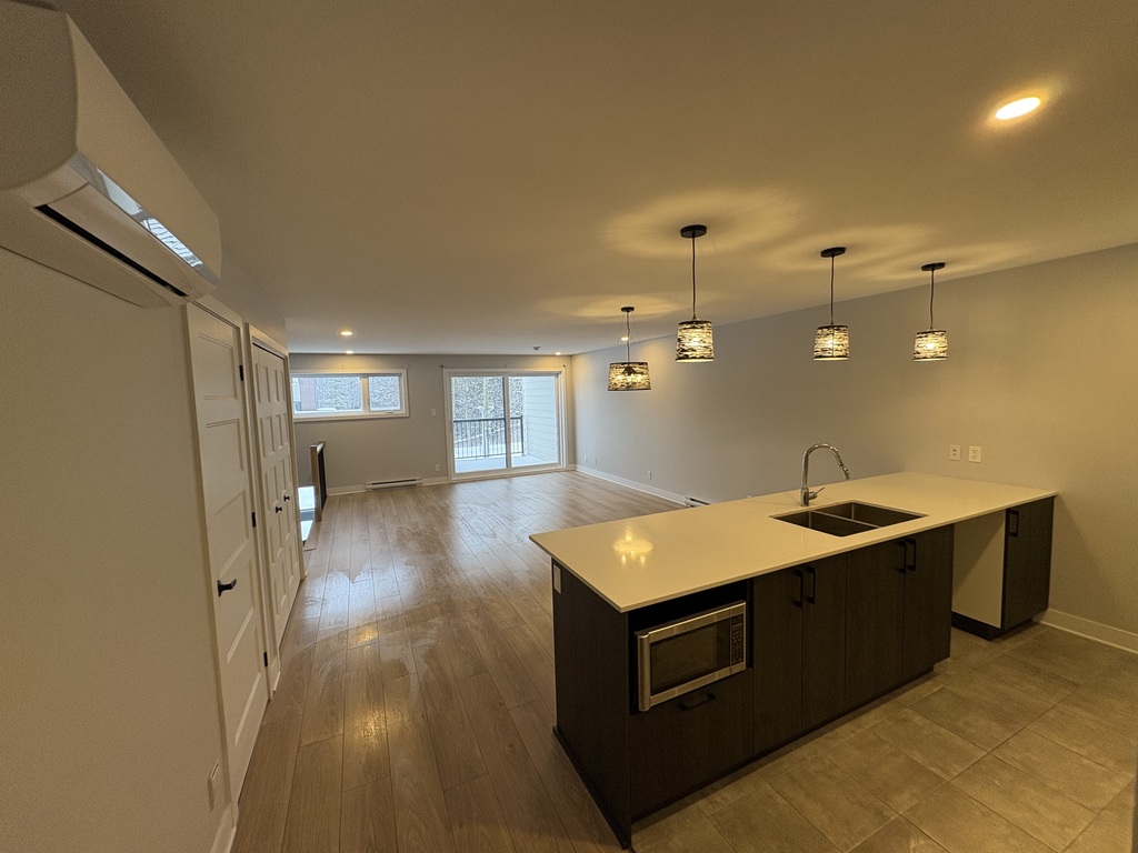 Bromont 4½ – Cessation De Bail | 3235562