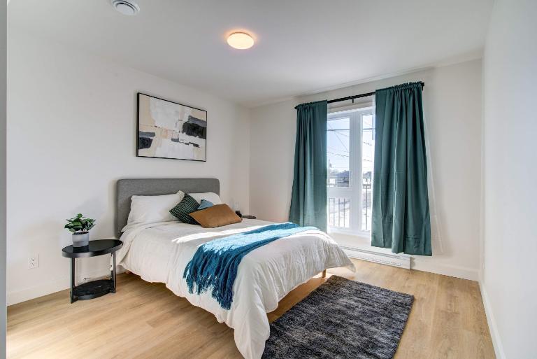 2 CH - 1 SDB - Huntingdon - $1,250 /mo | 3235579