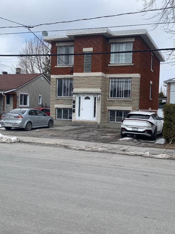 À louer – Appartement 5 ½ demi-sous-sol | Chomedey, Laval $1 680/mois | 3235636