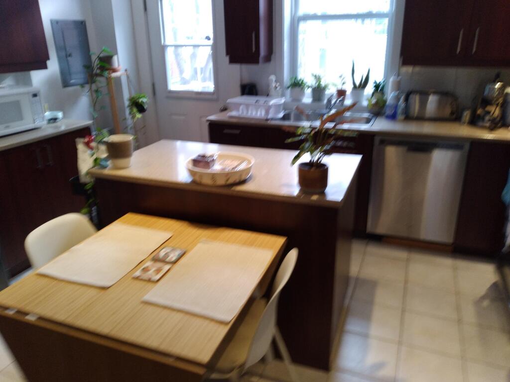 PETITE ITALIE – Superbe 4 ½ | Métro Cast | 3235985