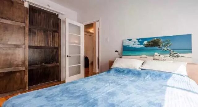 5&half 1000 Pc Open Concept Metro Monk | 3235991