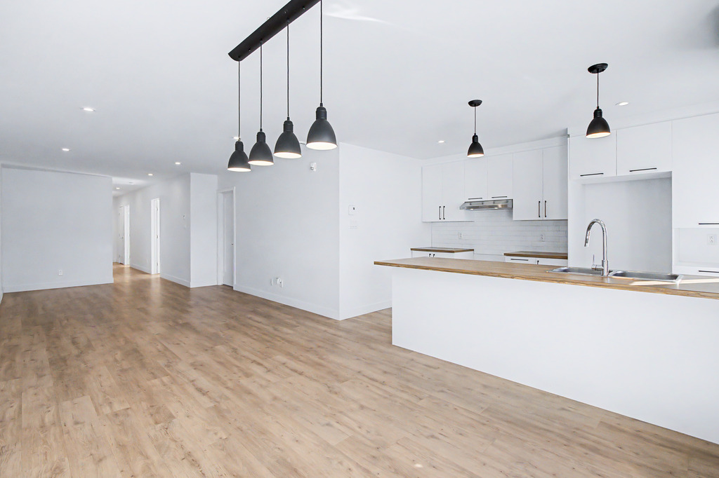 Très Grand 4 ½ Disponible Maintenant. | 3237231